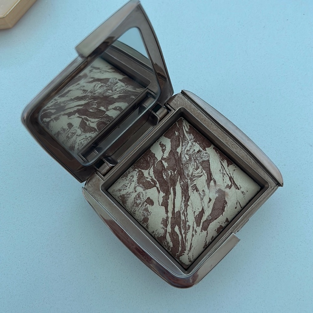 Used hourglass bronzer